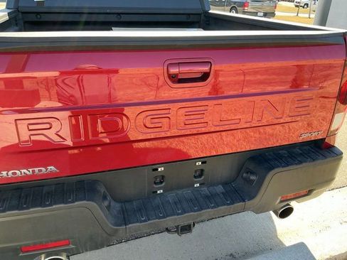 Used 2025 Honda Ridgeline Sport image 10