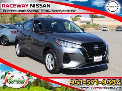 New 2025 Nissan Kicks Play S