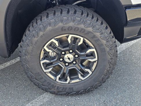 New 2026 Chevrolet Silverado 1500 ZR2 AWD/4WD image 9
