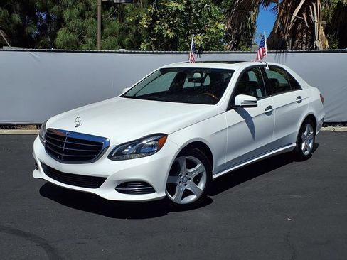 Used 2014 Mercedes-Benz E 350 4MATIC Sedan image 24
