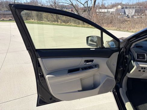 Used 2016 Subaru Impreza 2.0i Limited image 10