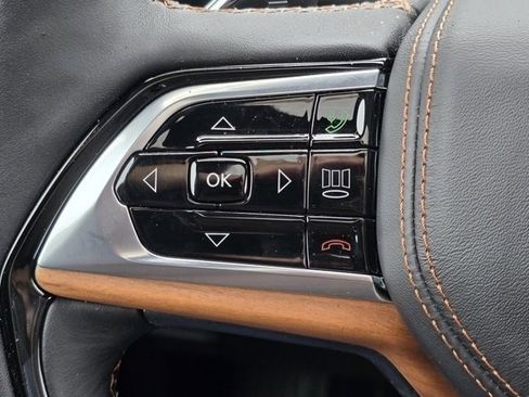 Used 2025 Jeep Grand Cherokee L Summit AWD/4WD image 24