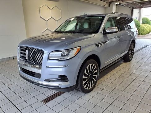 Used 2024 Lincoln Navigator Black Label AWD/4WD image 4
