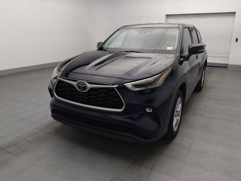 Used 2021 Toyota Highlander LE FWD image 15