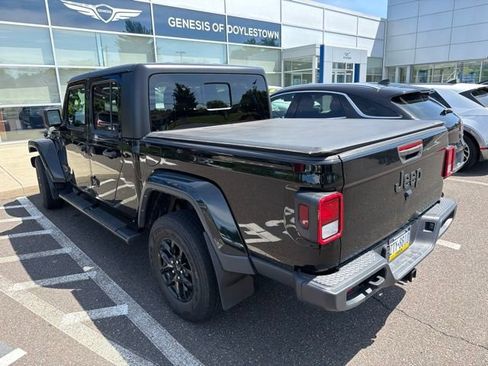 Used 2022 Jeep Gladiator Sport AWD/4WD image 6