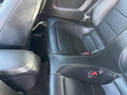 Used 2016 Ford Mustang Premium image 17