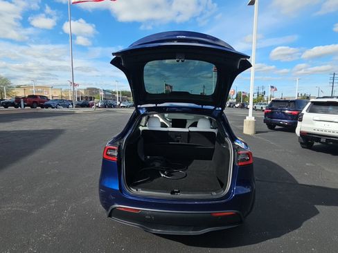 Used 2023 Tesla Model Y Long Range AWD/4WD image 25