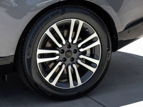 New 2026 Land Rover Range Rover Long Wheelbase SE AWD/4WD image 66
