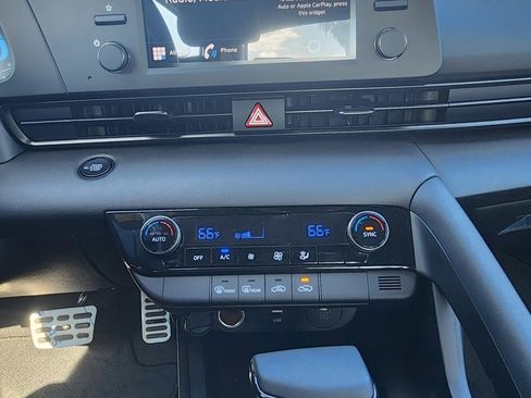 New 2025 Hyundai Elantra Sport image 15