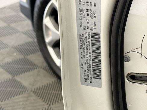 Used 2018 Jeep Compass Limited image 12