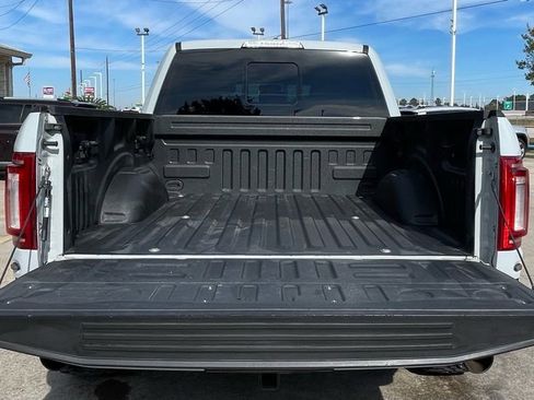 Used 2017 Ford F150 Raptor image 11