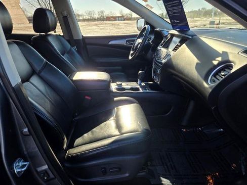 Used 2018 Nissan Pathfinder SL w/ Midnight Edition Package image 7