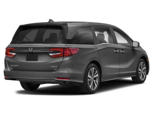 Used 2024 Honda Odyssey Touring image 2