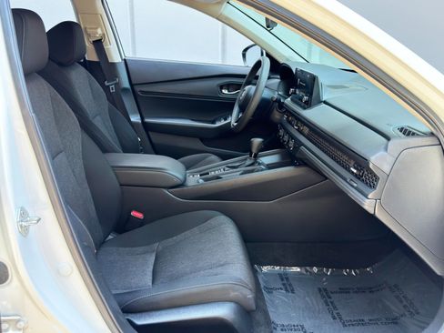 Used 2024 Honda Accord EX image 15