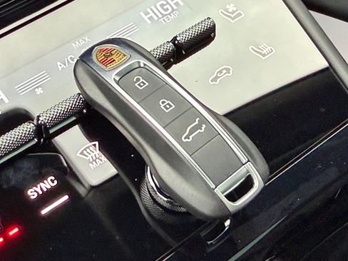 New 2026 Porsche Cayenne GTS image 39