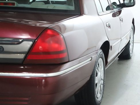 Used 2007 Mercury Grand Marquis GS image 11