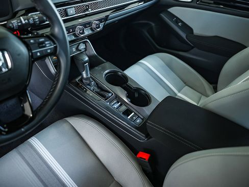 Used 2025 Honda Civic Sport image 27