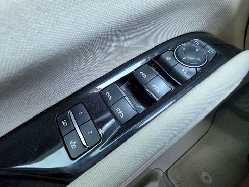 Used 2021 Cadillac Escalade Premium Luxury Platinum AWD/4WD image 29