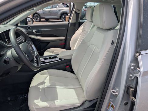Certified 2023 Hyundai Sonata SEL w/ Convenience Package FWD image 10