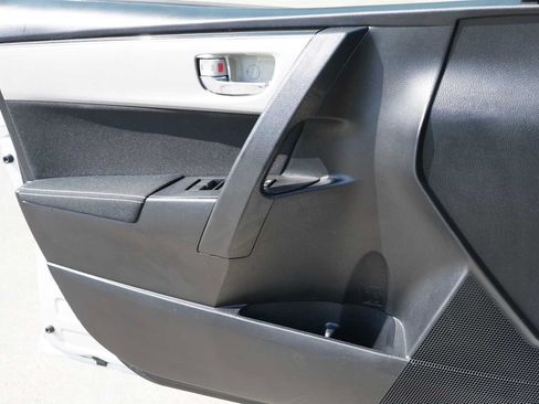 Used 2019 Toyota Corolla LE FWD image 14
