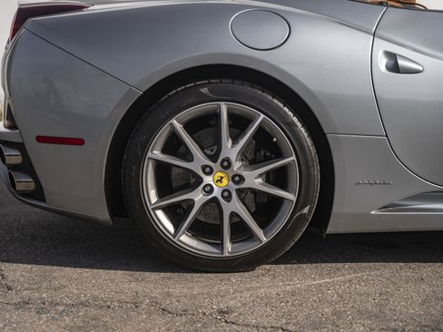 Used 2010 Ferrari California image 19