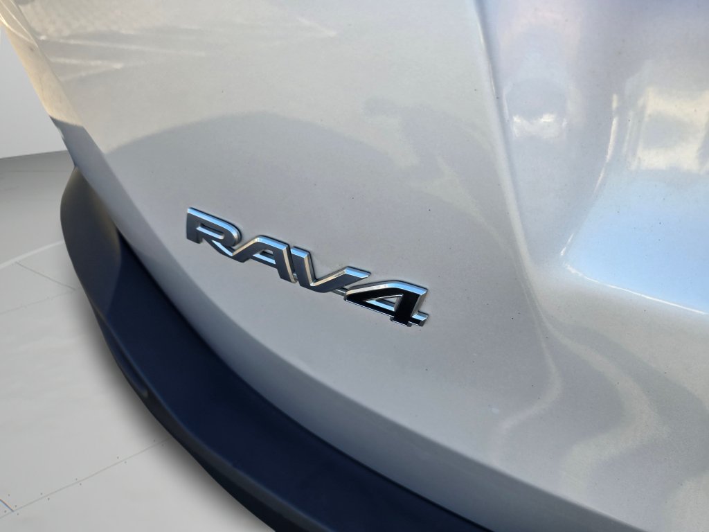 Used 2015 Toyota RAV4 XLE AWD/4WD image 30