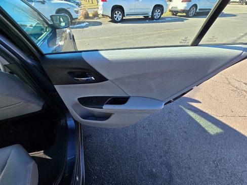 Used 2014 Honda Accord LX image 26
