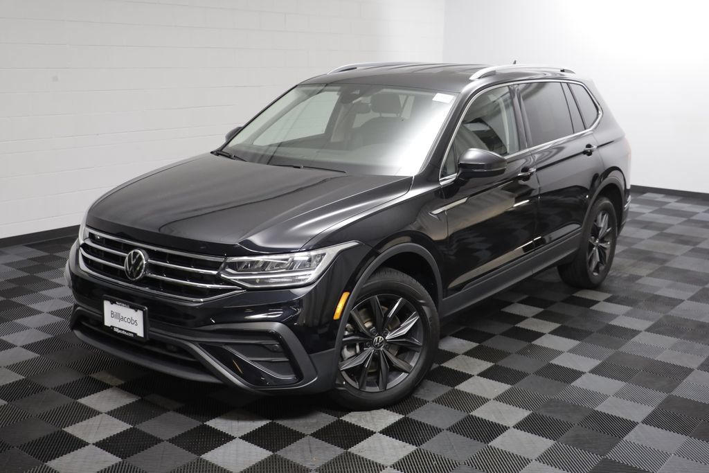 Used 2022 Volkswagen Tiguan SE AWD/4WD image 2