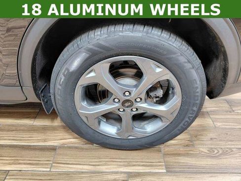 Used 2025 Ford Escape ST-Line AWD/4WD image 7