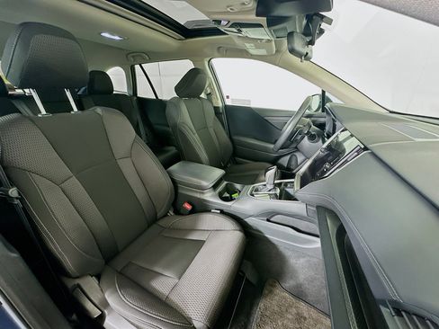 Used 2025 Subaru Outback Premium image 32