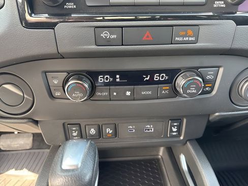 Used 2024 Nissan Frontier SV w/ SV Convenience Package image 18