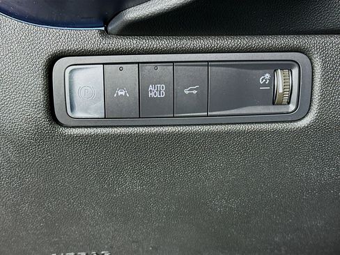 Used 2024 Chevrolet Equinox EV LT image 17