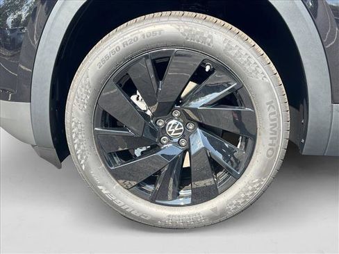 New 2026 Volkswagen Atlas SE FWD image 11