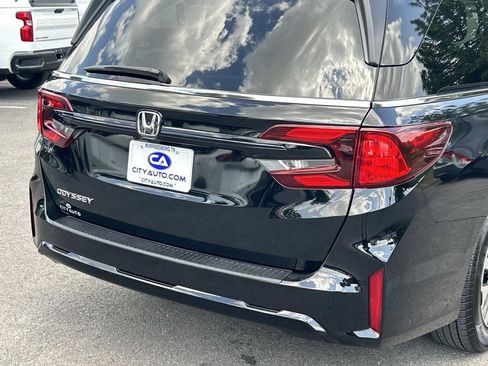 Used 2025 Honda Odyssey EX-L image 14