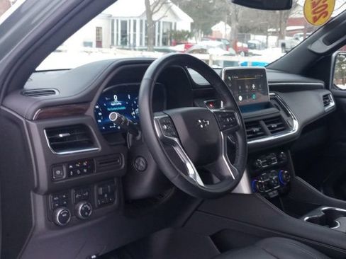 Used 2023 Chevrolet Suburban Z71 w/ Luxury Package image 11