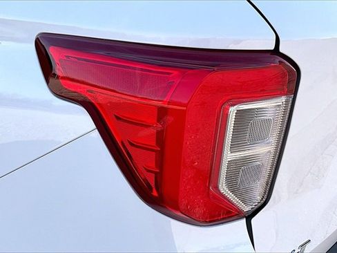 Used 2024 Ford Explorer XLT w/ Equipment Group 202A image 30