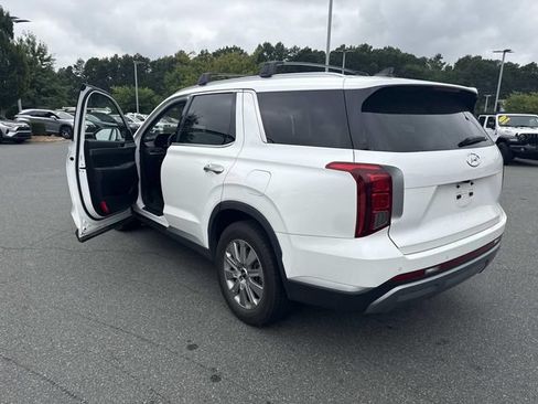 Used 2023 Hyundai Palisade SEL AWD/4WD image 5