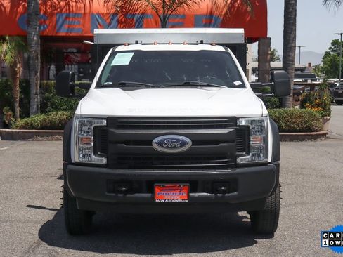 Used 2017 Ford F550 2WD Crew Cab Super Duty image 3