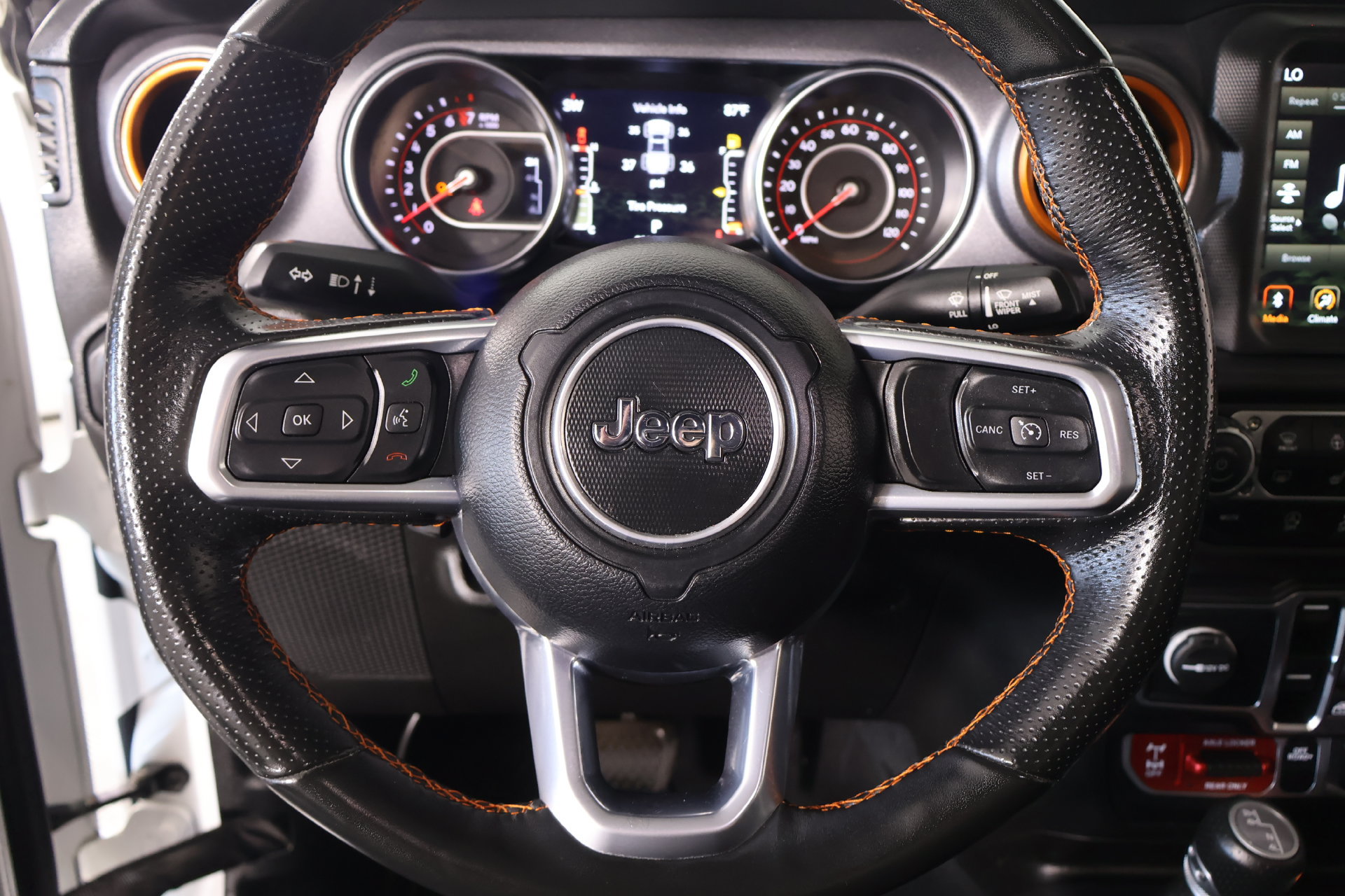 Used 2022 Jeep Gladiator Mojave w/ LED Lighting Group AWD/4WD image 3