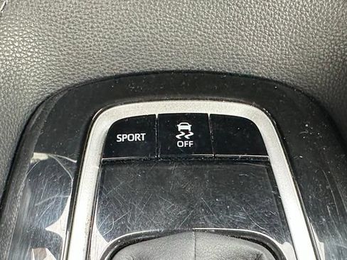 Used 2019 Toyota Corolla SE FWD image 31