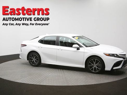 Used 2024 Toyota Camry SE image 46