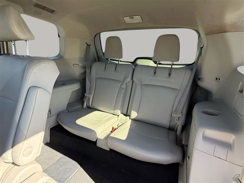 Used 2013 Toyota Highlander Limited image 27