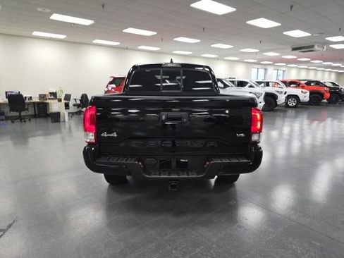 Used 2023 Toyota Tacoma SR AWD/4WD image 4