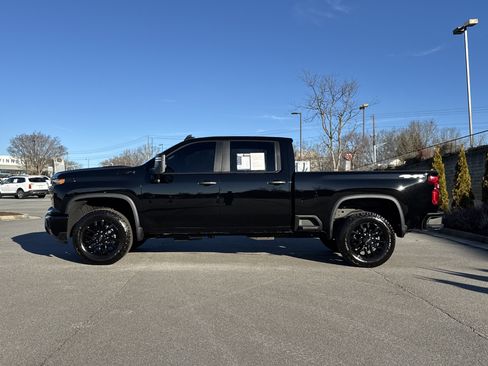 Used 2026 Chevrolet Silverado 2500 Custom w/ Custom Value Package image 7