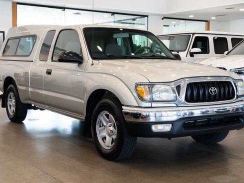 Used 2004 Toyota Tacoma 2WD Xtracab image 3