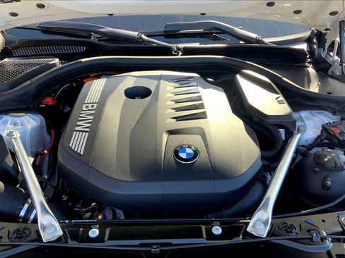 Used 2026 BMW 550e xDrive w/ Executive Package image 16