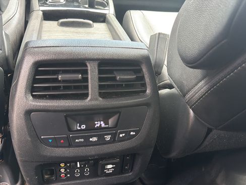 Used 2016 Honda Pilot Touring image 27