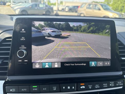 Used 2025 Honda Odyssey Touring image 15