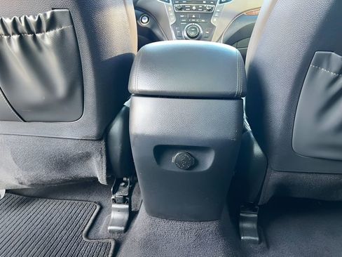 Used 2018 Hyundai Santa Fe SE Ultimate w/ SE Ultimate Tech Package 03 image 23