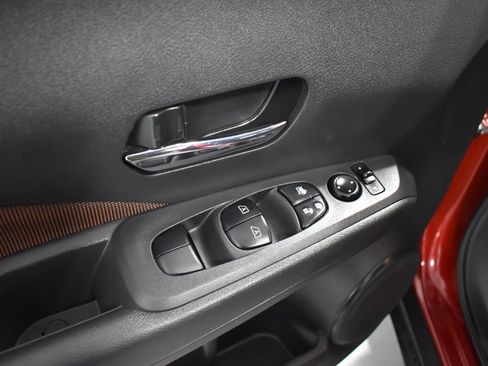 Certified 2023 Nissan Kicks SR FWD image 15